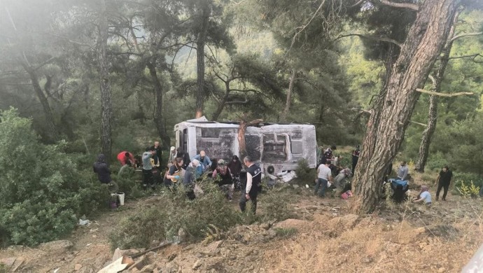 690x390cc izm 18 06 2026 isci servisi kaza yapti