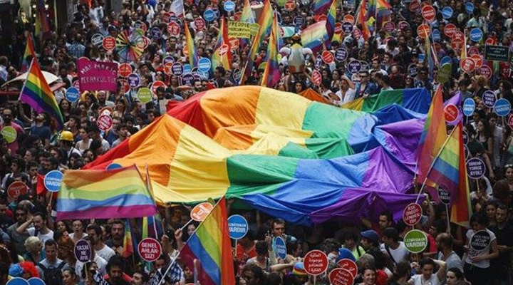 Romanya’da Onur Yürüyüşü dördüncü kez yasaklandı