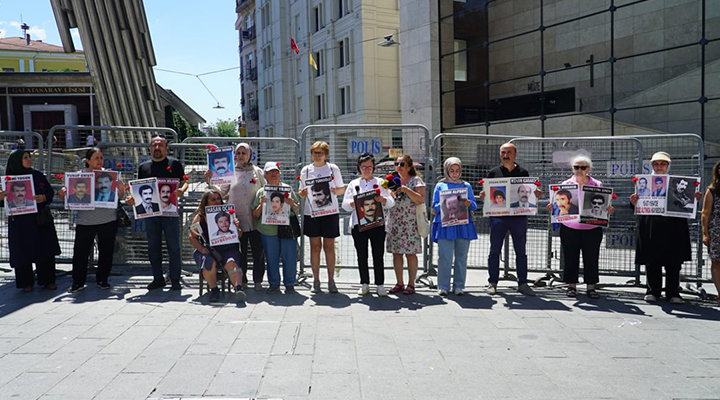 cumartesi anneleri