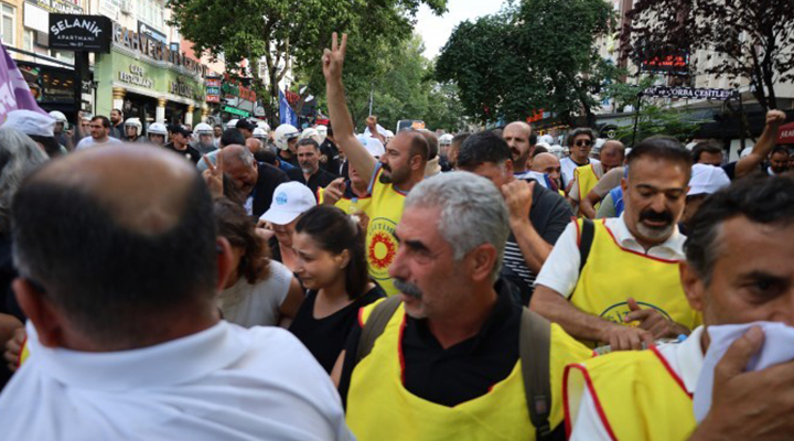 KESK’in adalet nöbetine polis saldırısı: Çok sayıda kişi gözaltına alındı